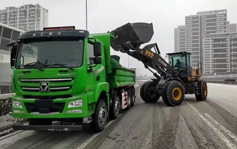 除雪保流通，尊龙凯时汽车在行动